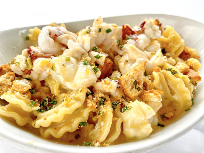 picture of lobster mac and cheese